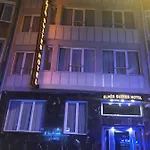 Elmir Aparthotel 3*